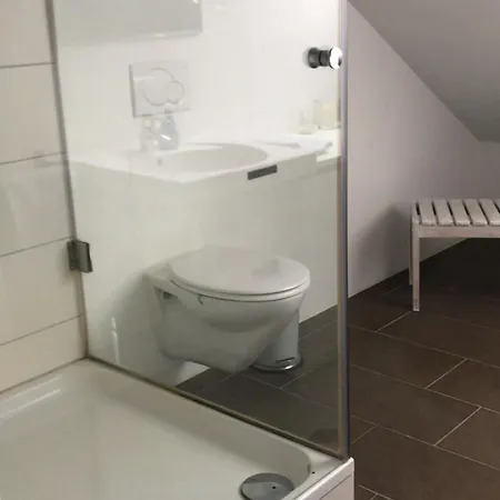 Nuernberg Erlenstegen - Zimmer Mit Bad 35 Qm Mit Parkplatz Buitenkant foto